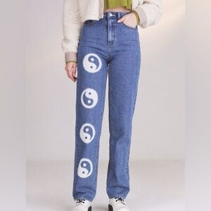 Eco yin and yang 90s boyfriend jeans never worn